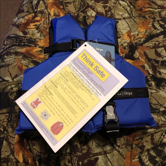 Child Life Jacket - Picture 2 of 4